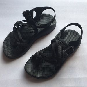Double toe strap chacos